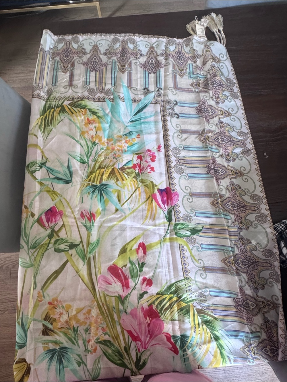 Johnny Was - beautiful new in box never used / Multicolor Botanical silk scarf - Picture 2 of 6